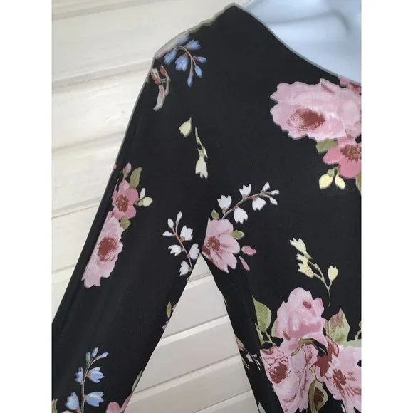 Monteau Los Angeles Sz MEDIUM Black Floral Pullover Blouse Keyhole Back EUC - Picture 5 of 10